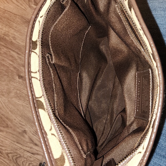 Authentic Coach Crossbody Handbag - Picture 10 of 12